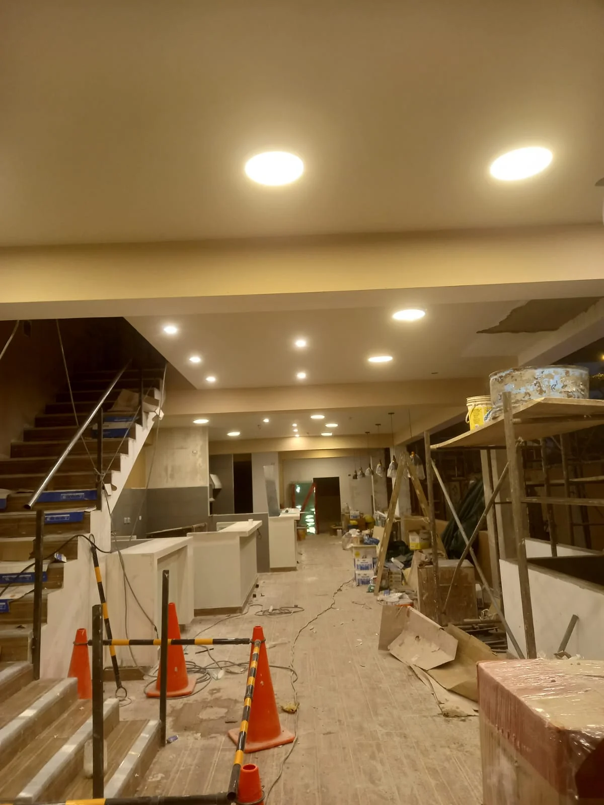 Pintado de paredes, techos, fachadas, pisos, estructuras metálicas y otros